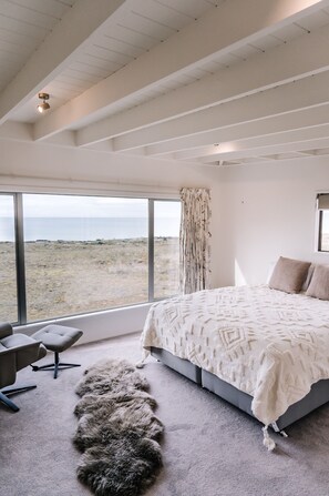 4 bedrooms, WiFi, bed sheets