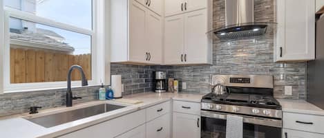 Fridge, microwave, oven, stovetop