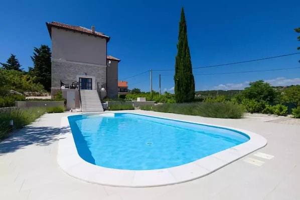 Piscine extérieure