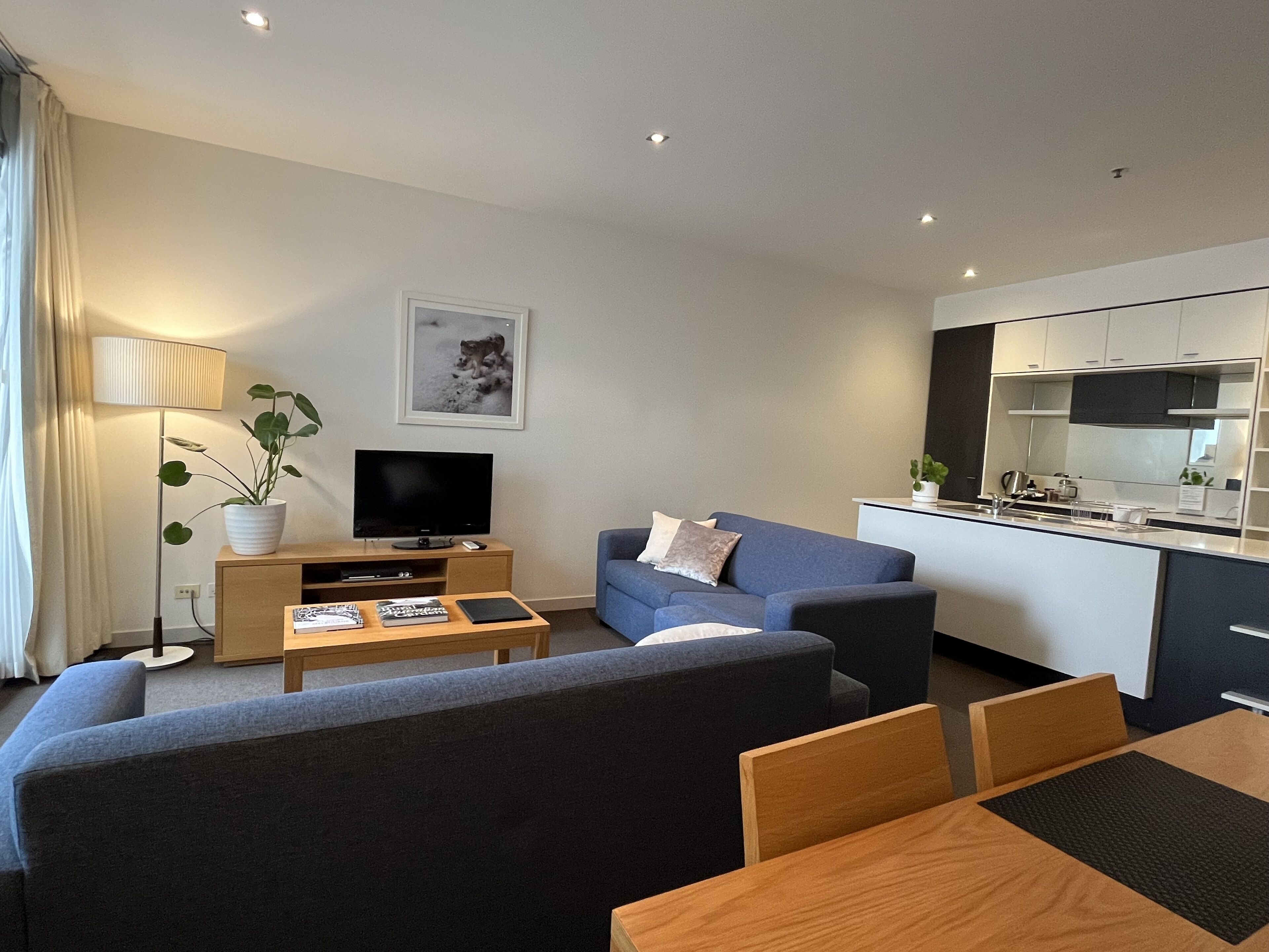 SXY Charming Cozy 2 Bedroom Apartment in South Yarra with Free Parking