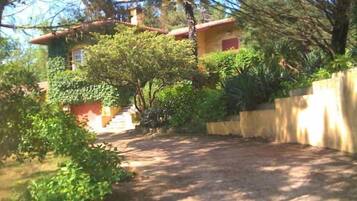 Enceinte de lâhĂ©bergement