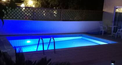 Family run apartments, clean & quiet in the heart of Cosmopolitan Chersonisos !!