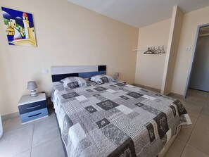 1 bedroom, wheelchair access - Air-conditioned Apartment, 2nd Floor, 200m from Beach, Parking, Elevator, Spacious Balcony (Argelès-sur-Mer)
