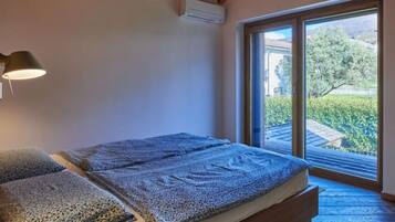5 Schlafzimmer, Bügeleisen/Bügelbrett, WLAN