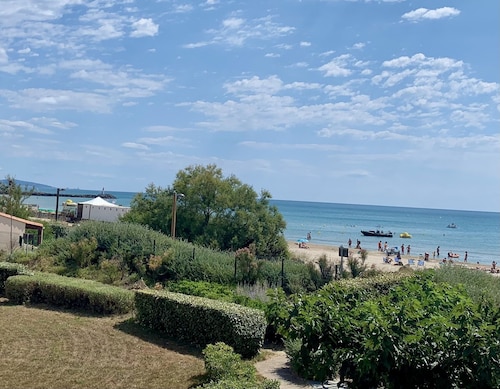 Air-conditioned sea view apartment Résidence Pieds dans l'eau