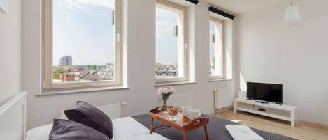 Bügeleisen/Bügelbrett, Reisekinderbett, WLAN, Bettwäsche