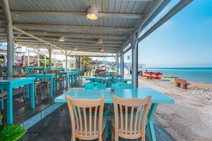 Outdoor dining - Holiday Studio 'Mirage Arillas Studio Type C16' next to Beach with Balcony, Shared Pool & Wi-Fi (corfu)