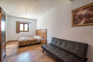 2 bedrooms, free WiFi, bed sheets, wheelchair access