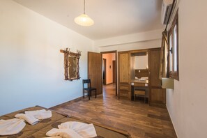 2 bedrooms, free WiFi, bed sheets, wheelchair access
