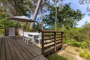 Outdoor dining - Villa with Stunning Views, Terrace and Garden (Moliets-et-Maa)