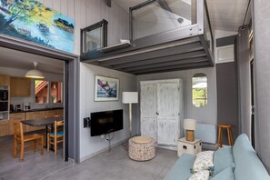 TV - Villa with Amazing Views, Terrace & Garden (Moliets-et-Maa)