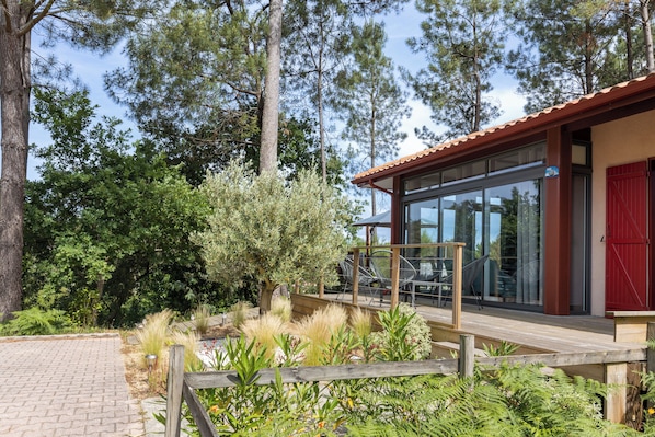 Terrace/patio - Villa with Amazing Views, Terrace & Garden (Moliets-et-Maa)