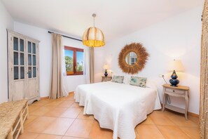 4 quartos, ferros/tábuas de passar roupa, Wi-Fi de cortesia