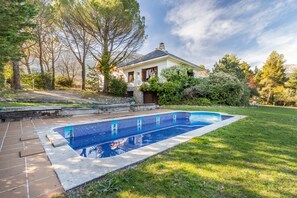 Pool - Holiday Home Yoar with Mountain Views and Wi-Fi (Sant Llorenc de Morunys)
