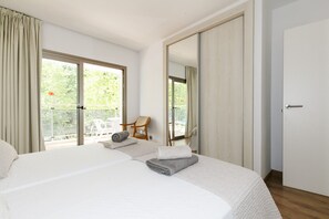 1 slaapkamer, een strijkplank/strijkijzer, beddengoed