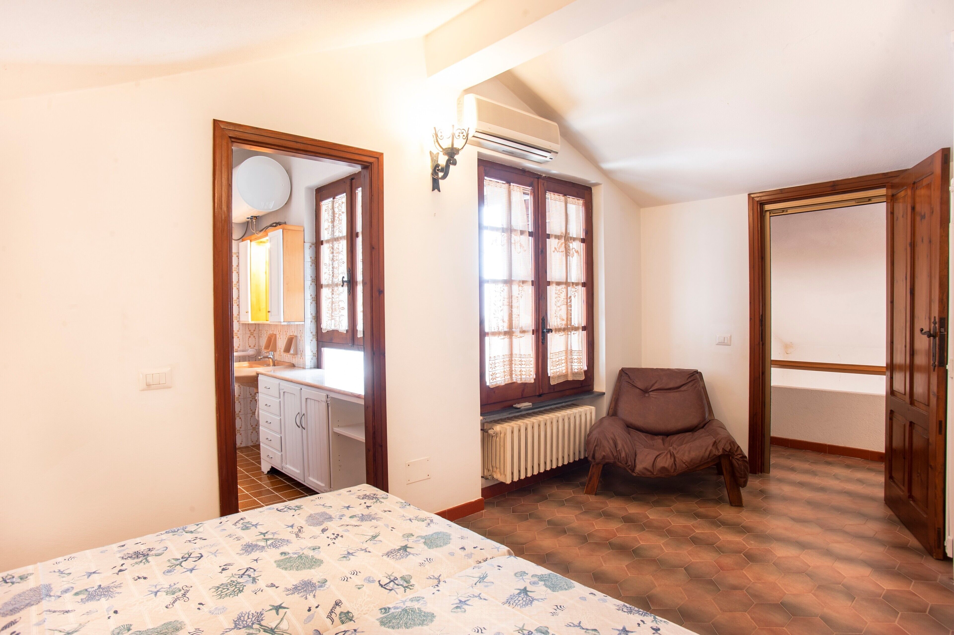 4 dormitorios, tabla de planchar con plancha, wifi gratis y ropa de cama