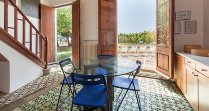 Masia Sant Miquel: Holiday Home with Garden, Private Pool, and Walking Distance to the Beach!
