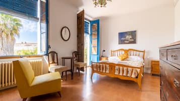 6 habitaciones, tabla de planchar con plancha y wifi gratis