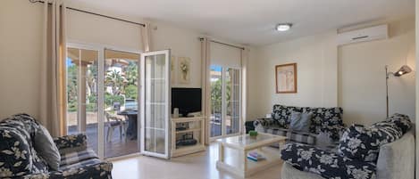 Télévision, lecteur de DVD, chaßne hi-fi