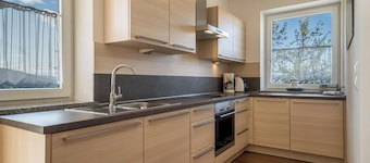 Holiday Apartement "Rotsteinhof Morgentau" with Balcony & Wi-Fi