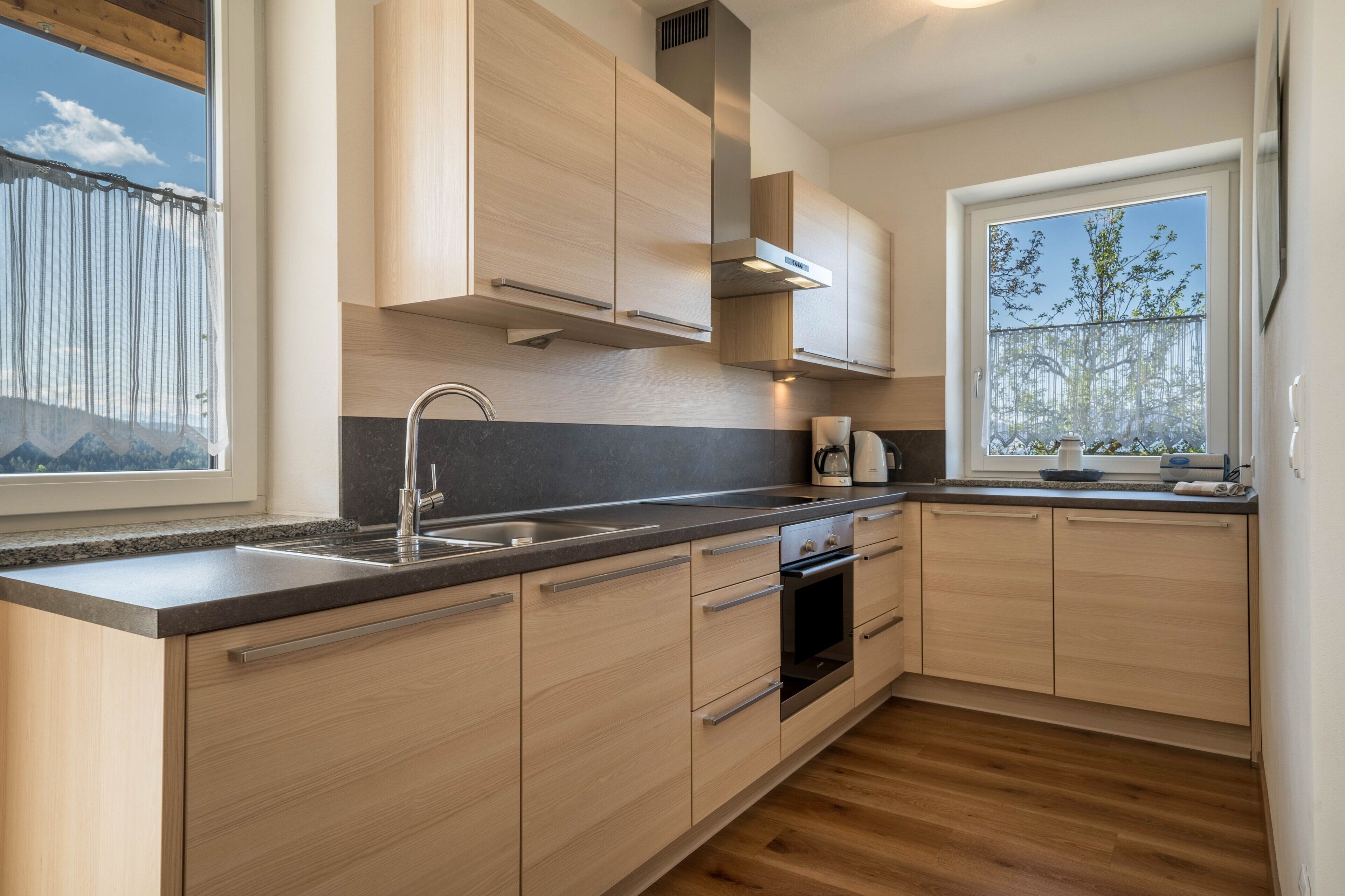Kühlschrank, Ofen, Herdplatte, Geschirrspüler