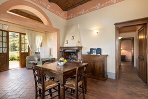 Dining - Villa 'La Limonaia' with Shared Pool, Private Terrace & Wi-Fi (Montespertoli)