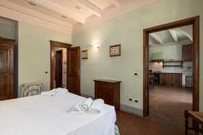 1 bedroom, iron/ironing board, free WiFi, bed sheets - Villa Il Frantoio with Shared Pool, Private Terrace & Wi-Fi (Montespertoli)