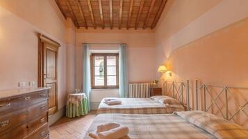 3 dormitorios, wifi gratis, ropa de cama