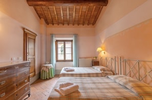 3 dormitorios, wifi gratis, ropa de cama