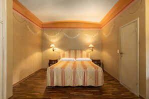 7 bedrooms, iron/ironing board, free WiFi, bed sheets - Villa Milani with Shared Pool, Private Terrace & Wi-Fi (Montespertoli)