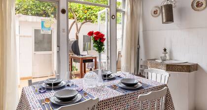 Holiday Home 'Cas Llimoner' close to the Sea with Terrace & Wi-Fi