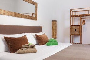 1 slaapkamer, een strijkplank/strijkijzer, gratis wifi, beddengoed