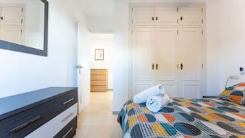 2 chambres, fer et planche Ă  repasser, Wi-Fi gratuit, draps fournis