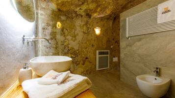 Dusche, Haartrockner, Bidet, Handtücher