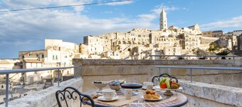 Suite in cave with terrace and view of Sassi di Matera