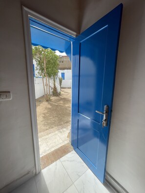 Standard Shared Dormitory | Terrace/patio