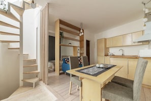 Interior - GuestHost - Quiet and bright 50sqm studio apartment able to accommodate up to 2 people.Located on the ground floor of a recently built building, the apartment is a few minutes walk from Tiburtina station and the metro stop.Quiet apartment ideal for smart (Roma)