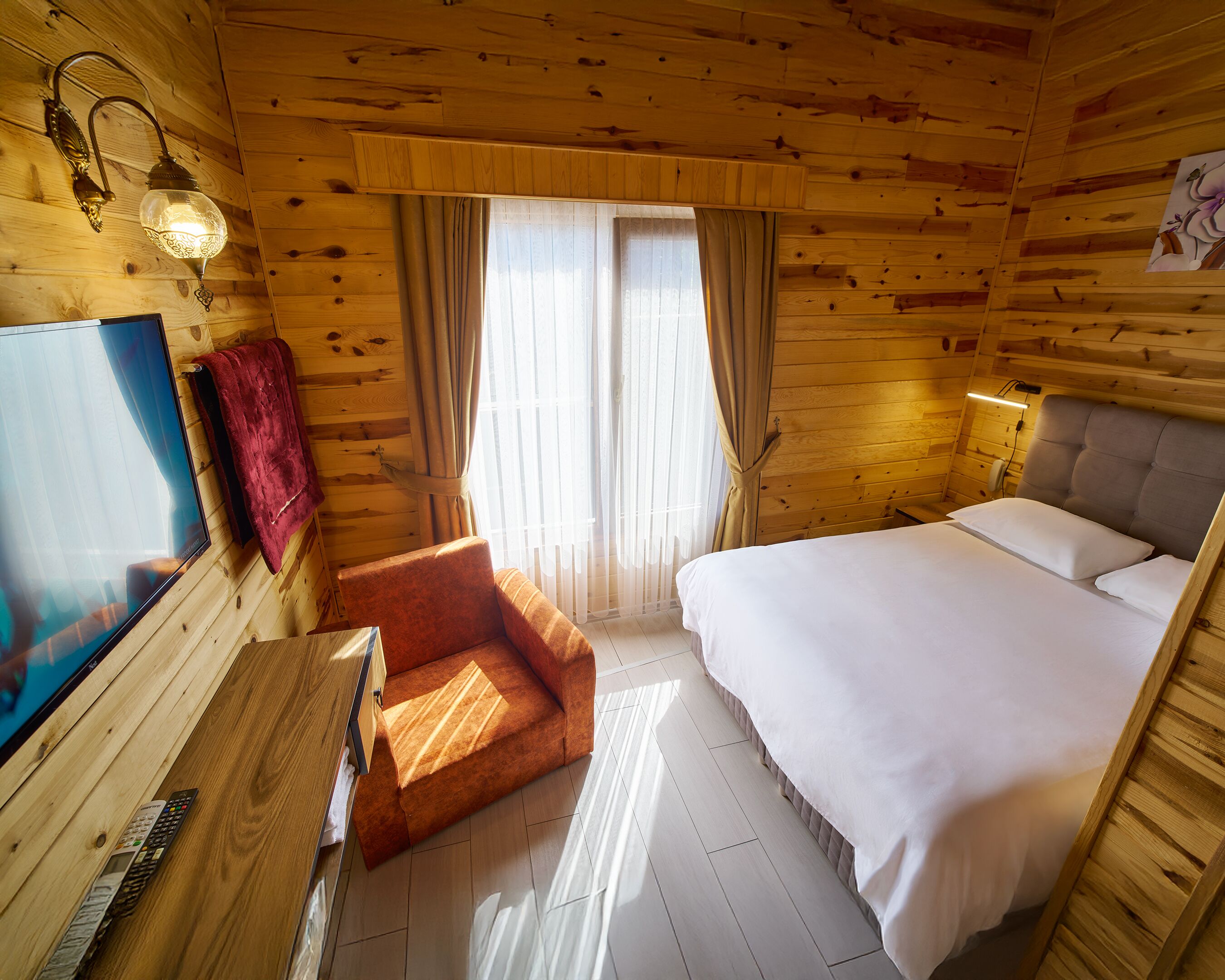 Standard Room - Mountain View | 高档床上用品、迷你吧、隔音、免费 WiFi