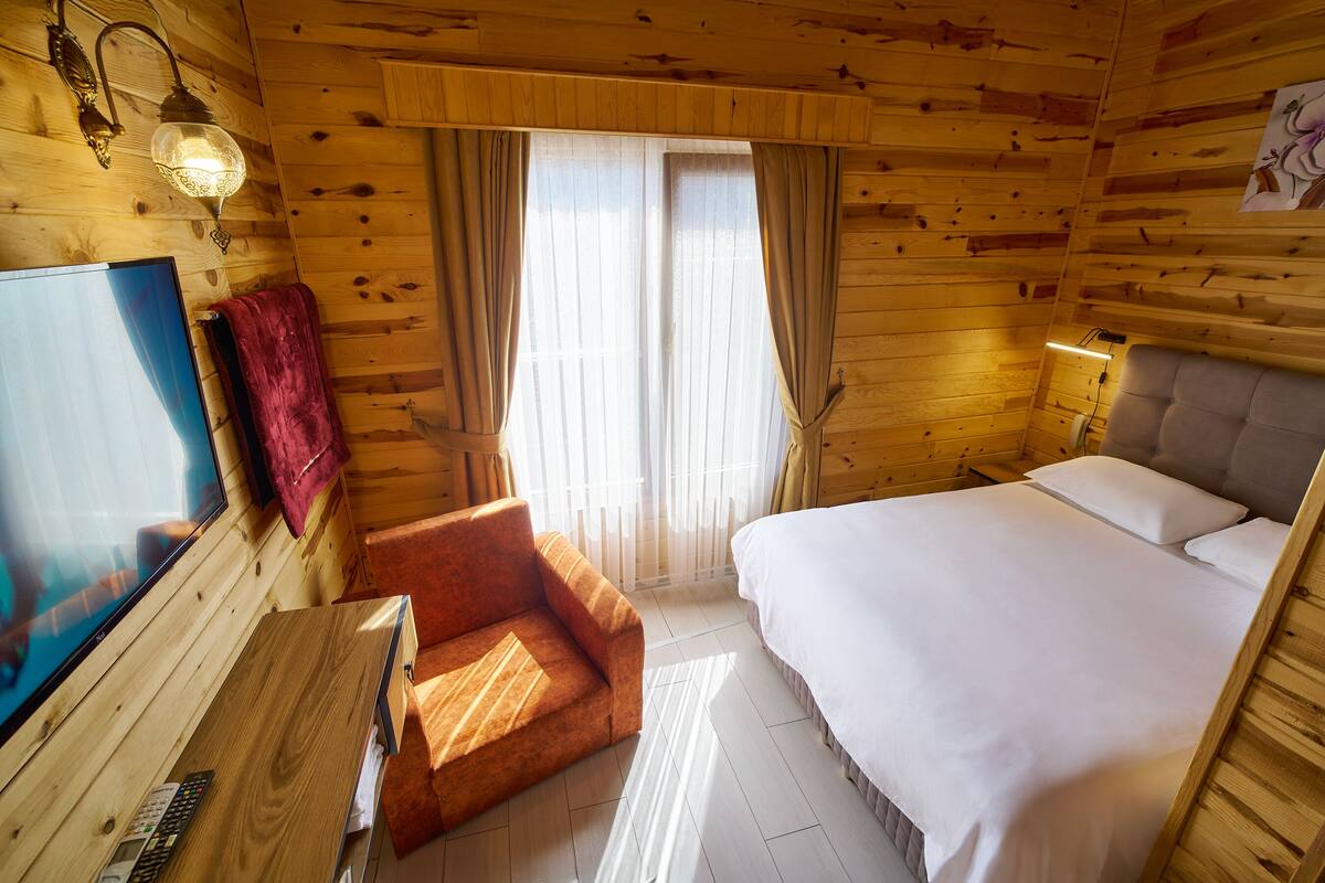 Standard Room - Mountain View | Premium bedding, minibar, soundproofing, WiFi (free)