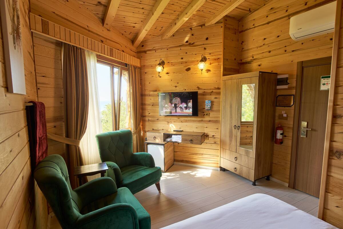 Standard Room - Sea & Mountain View | Premium bedding, minibar, soundproofing, WiFi (free)