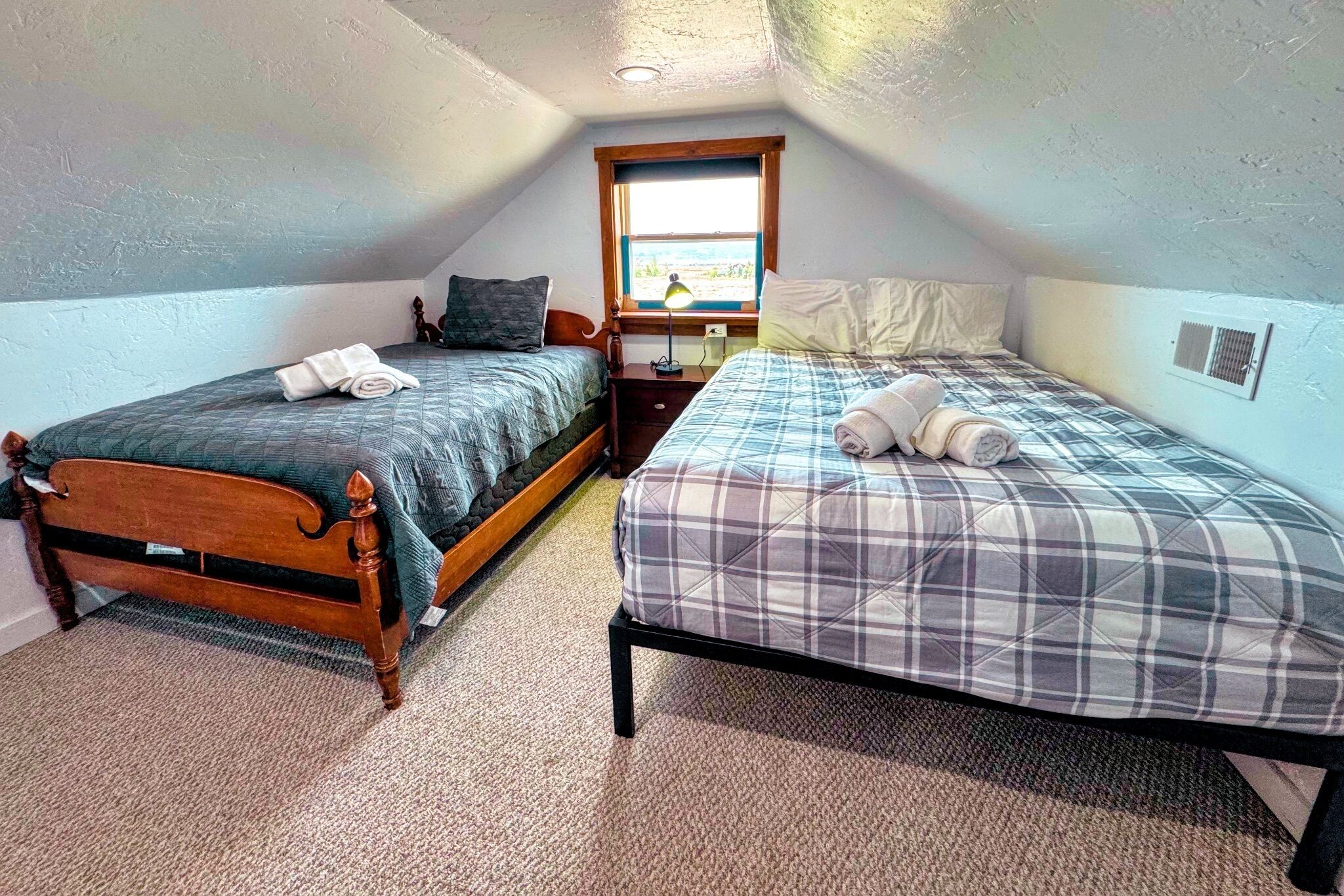 5 bedrooms, free WiFi, bed sheets