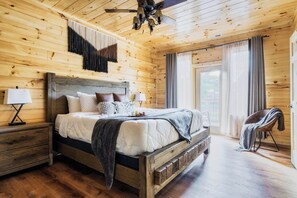 5 bedrooms, free WiFi, bed sheets