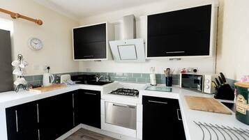 Réfrigérateur, four, plaque de cuisson, lave-vaisselle