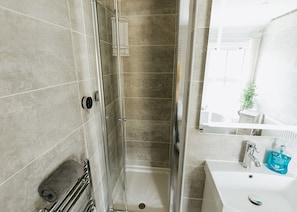 Bathtub, hair dryer