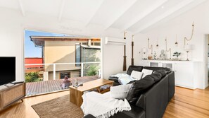 TV, fireplace, DVD player, books