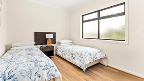 3 bedrooms, iron/ironing board, Internet - Isola Bella in Cowes (Cowes)