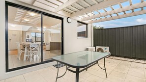 Dining - Isola Bella in Cowes (Cowes)