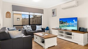 TV, DVD player, books, video library - Isola Bella in Cowes (Cowes)