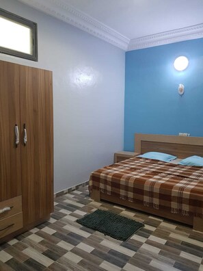 3 bedrooms, iron/ironing board, free WiFi, bed sheets - Superb villa in a quiet, secure area (Ekpé)