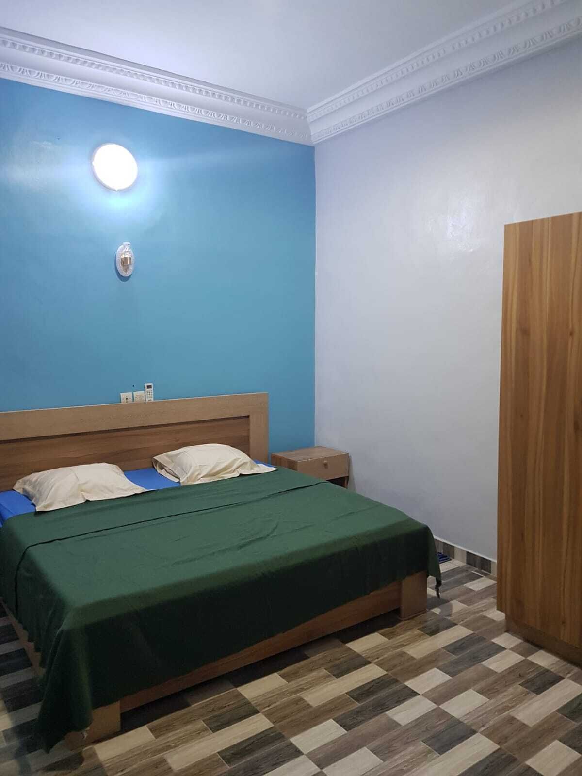 3 makuuhuonetta, silitysrauta/-lauta, ilmainen Wi-Fi, vuodevaatteet